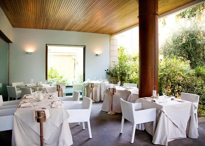 Отель Lamberti 3*